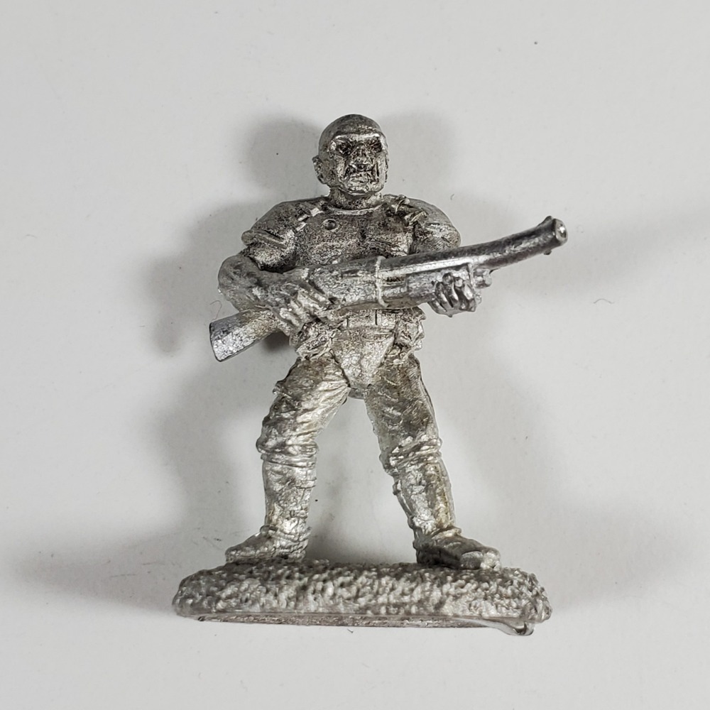 Reaper Miniatures Doom Zombie Marine Shotgun Pewter Metal Figure 1996 ID USA